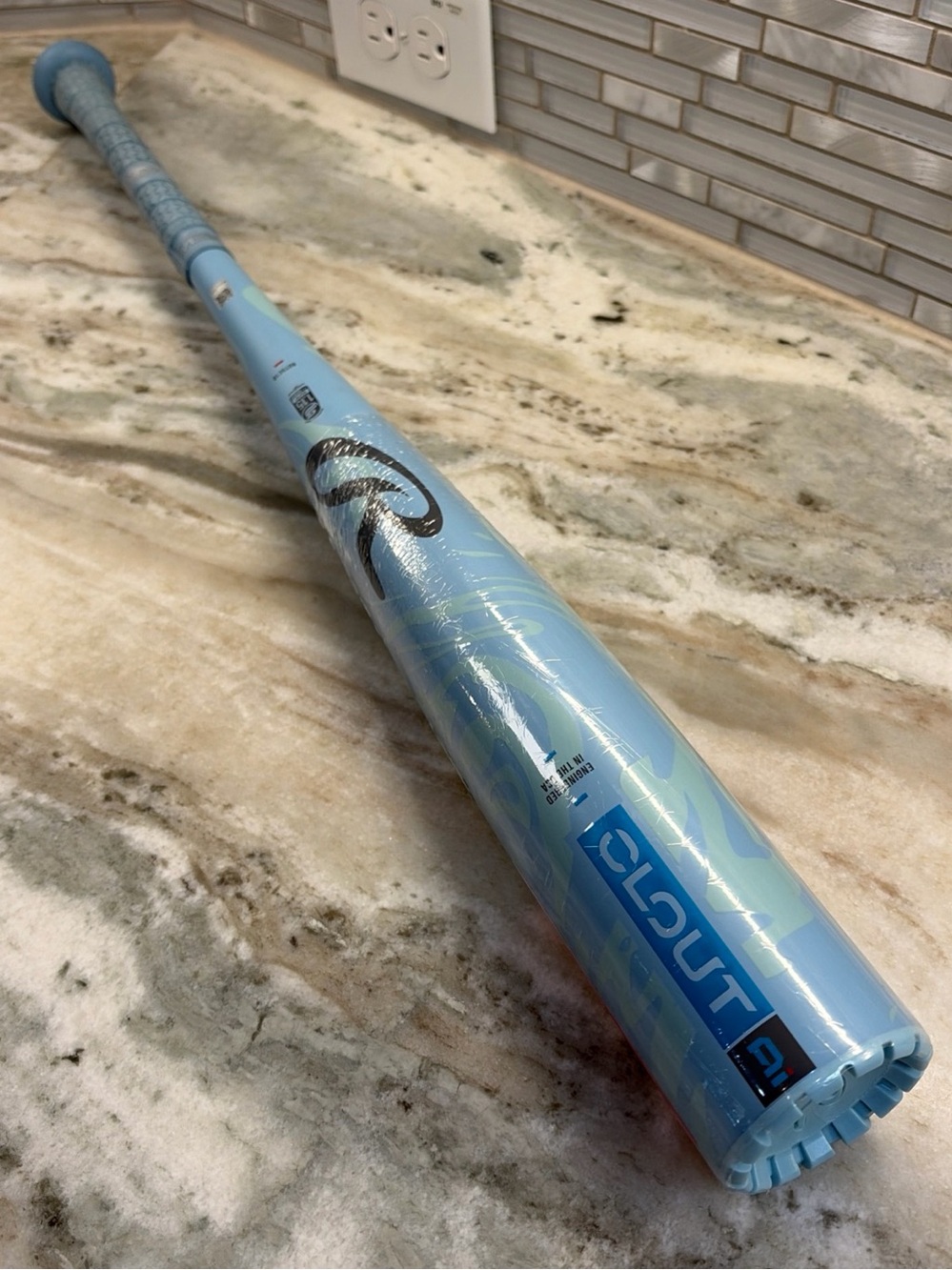 Rawlings CLOUT AI 28” 18oz -10 Drop 10 USSSA New In Wrapper
